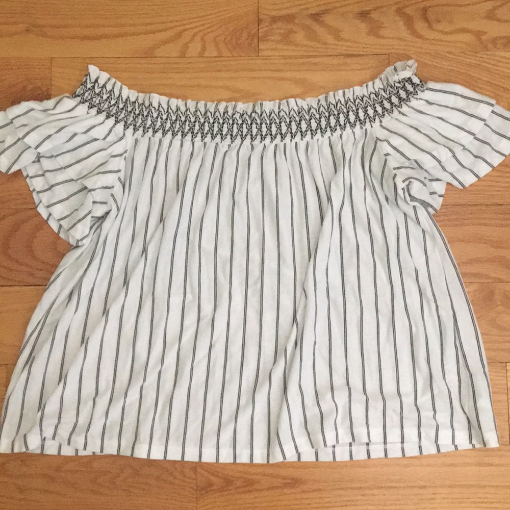 NWOT Striped off-the-shoulder blouse